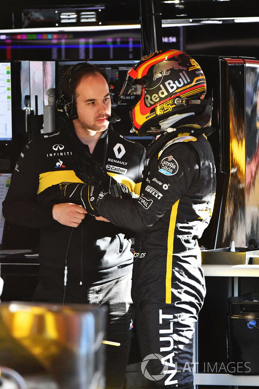 Карлос Сайнс, Renault Sport F1 Team