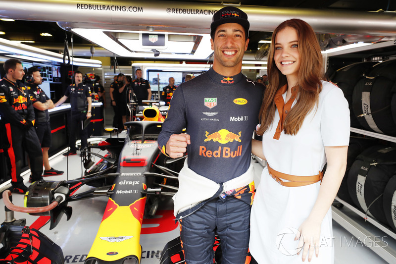Daniel Ricciardo, Red Bull Racing, with model Barbara Palvin in the Red Bull garage