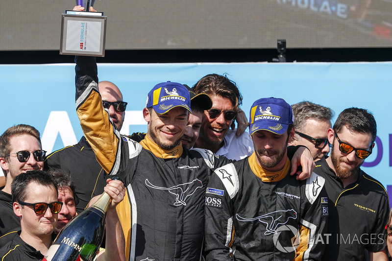 Jean-Eric Vergne, Techeetah, Andre Lotterer, Techeetah celebrate on the podium with their team