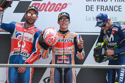 Il vincitore della gara Marc Marquez, Repsol Honda Team, il secondo classificato Danilo Petrucci, Pramac Racing, il terzo classificato Valentino Rossi, Yamaha Factory Racing