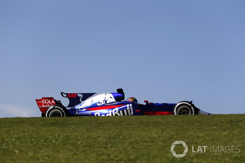 Brendon Hartley, Scuderia Toro Rosso STR12 con un problema en el motor