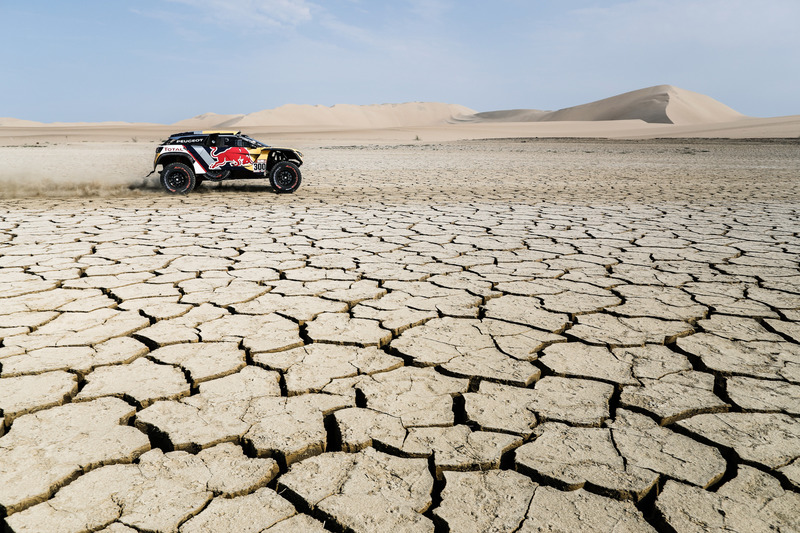 #300 Peugeot Sport Peugeot 3008 DKR: Стефан Петрансель, Жан-Поль Коттре