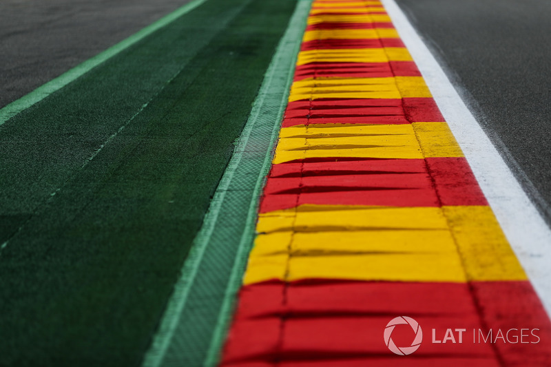 Kerb detail