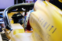 Jolyon Palmer, Renault Sport F1 Team RS16 con il dispositivo Halo