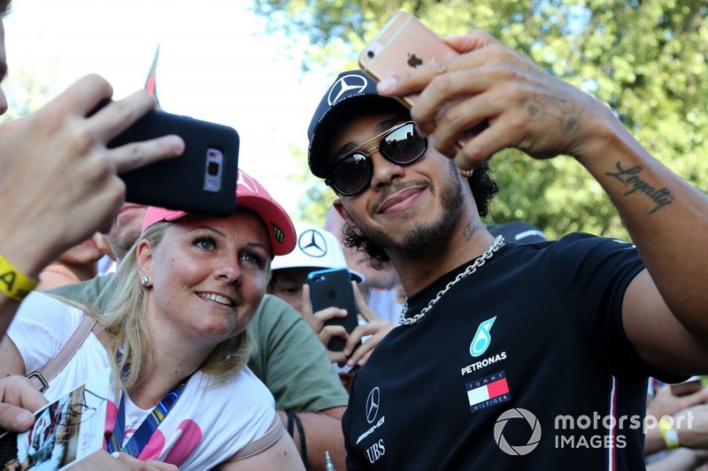 Lewis Hamilton, Mercedes AMG F1 takes a selfie with a fan