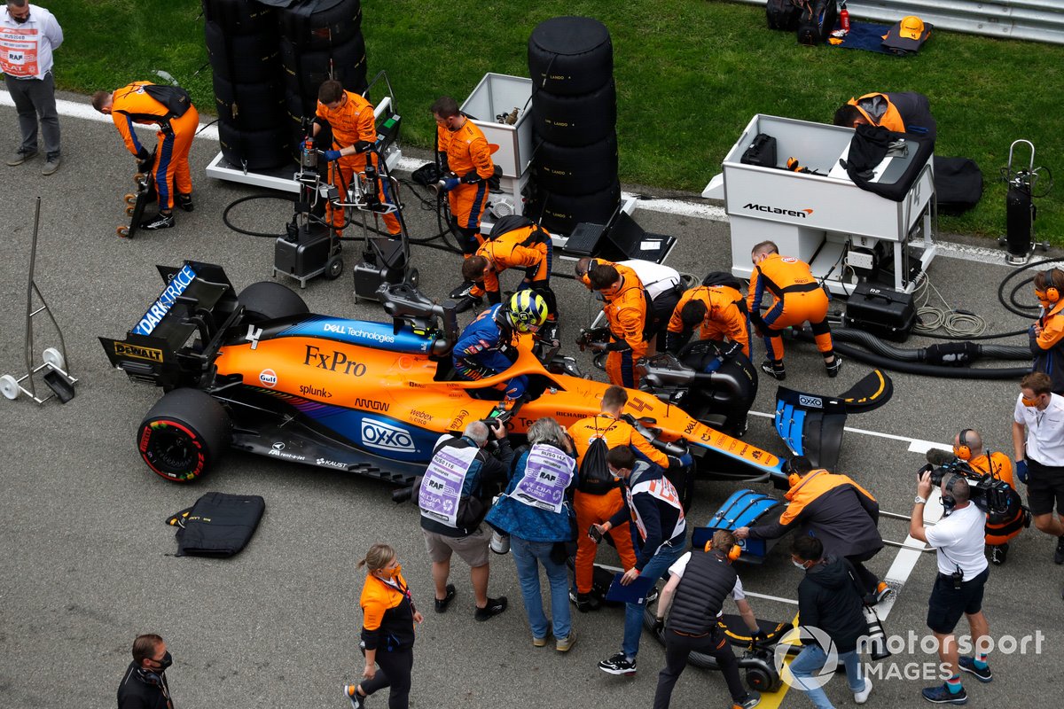 Lando Norris, McLaren MCL35M aracı ile geçtiğimiz hafta sonu Sochi'de pole pozisyonunda