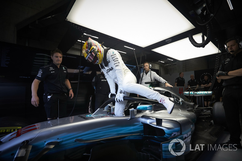 Lewis Hamilton, Mercedes AMG F1, with halo
