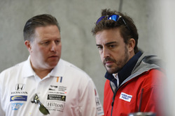 Zak Brown, McLaren-Chef; Fernando Alonso, Andretti Autosport, Honda