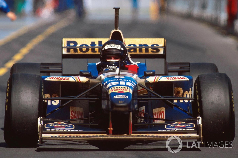 Race winner Damon Hill, Williams FW18
