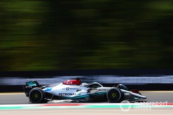 Russell sorprende robando la pole a Sainz en Hungría: KO de Verstappen