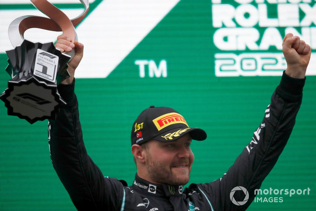 Valtteri Bottas, Mercedes, celebra su victoria en Turquía.