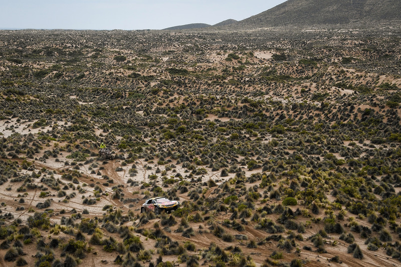 #300 Peugeot Sport Peugeot 3008 DKR: Стефан Петрансель, Жан-Поль Коттре