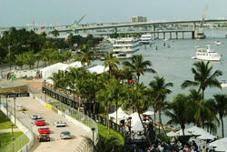 Miami ve Biscayne Bay genel görünüm