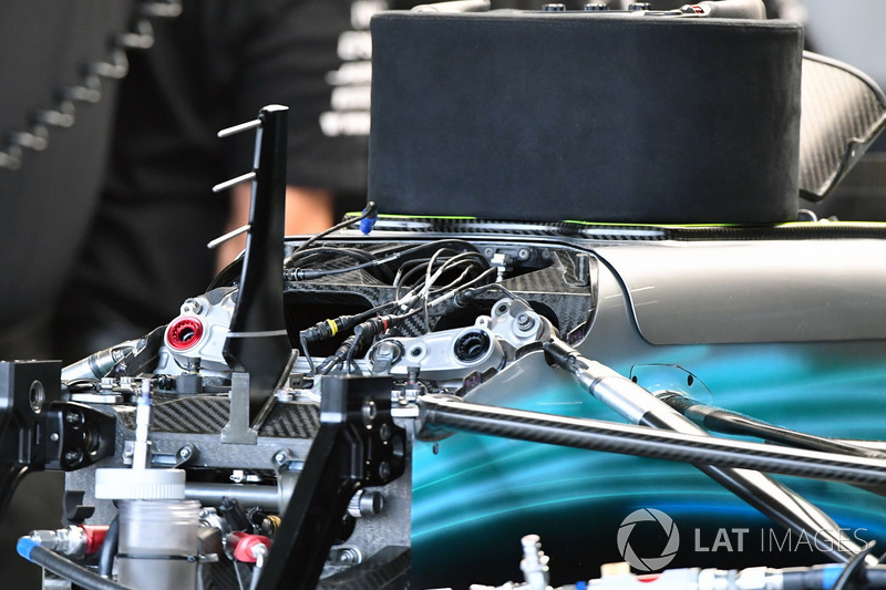 Mercedes-Benz F1 W08 ön süspansiyon detay