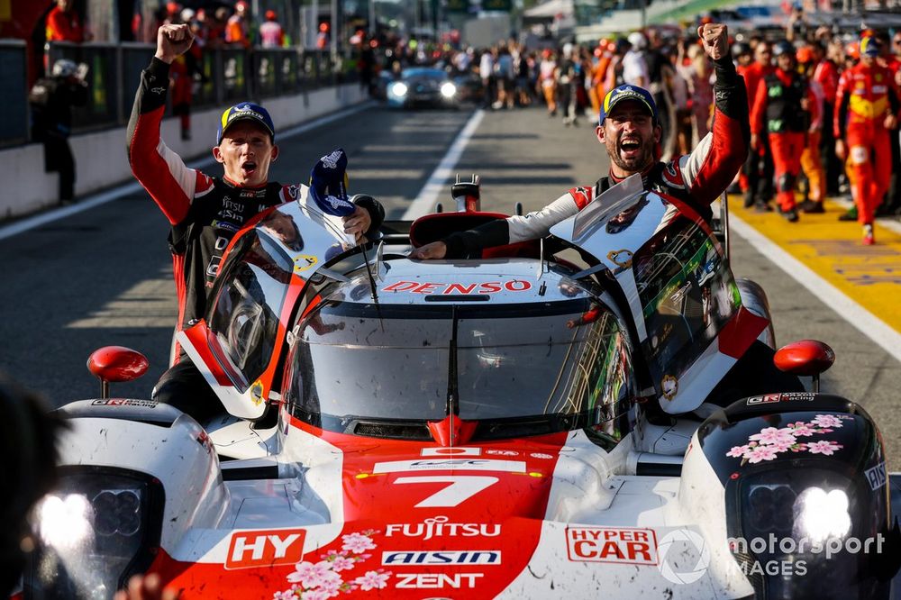 Ganador de la carrera #7 Toyota Gazoo Racing Toyota GR010 - Hybrid: Mike Conway, Kamui Kobayashi, Jose Maria Lopez