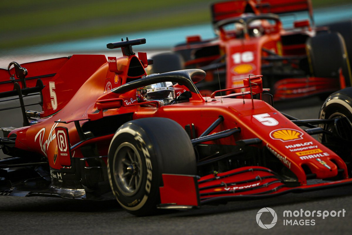 Sebastian Vettel en Charles Leclerc in de SF1000 van 2020.