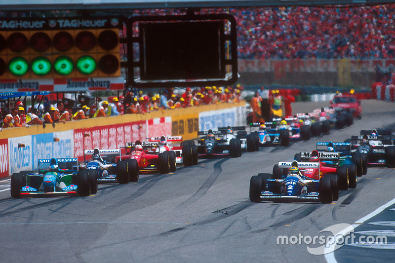 Старт: Айртон Сенна (Williams Renault) попереду Міхаеля Шумахера (Benetton Ford)
