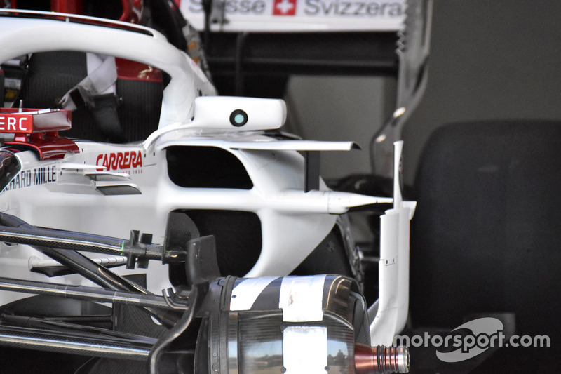 Sauber C37: ecco la bocca dei radiatori superiori che è stata avanzata