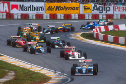 Start: Alain Prost, Williams FW15C, leads Ayrton Senna, McLaren MP4/8