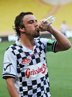 Fernando Alonso, McLaren en un partido de futbol de caridad