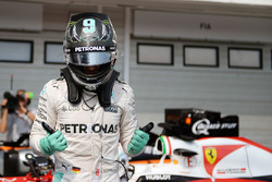 Nico Rosberg, Mercedes AMG F1 viert zijn pole in parc ferme