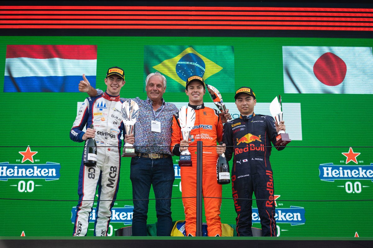 Podium: pemenang Felipe Drugovich, MP Motorsport, peringkat kedua Richard Verschoor, Trident, peringkat ketiga Ayumu Iwasa, Dams