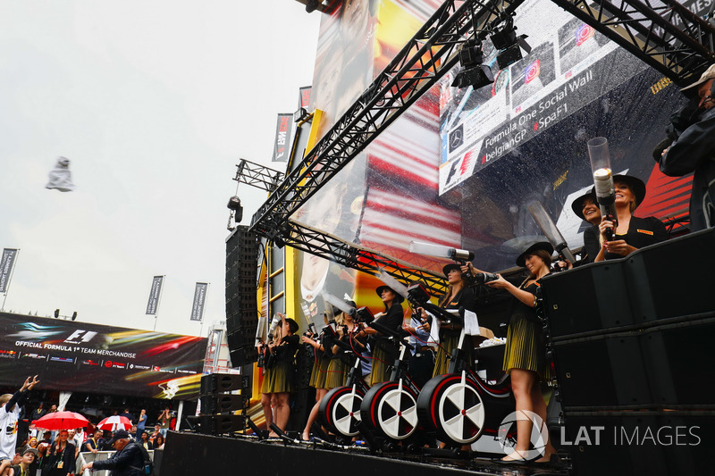 Grid Girls on stage in the F1 Fanzone