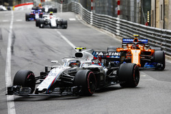 Сергій Сироткін, Williams FW41, Стоффель Вандорн, McLaren MCL33, та Шарль Леклер, Sauber