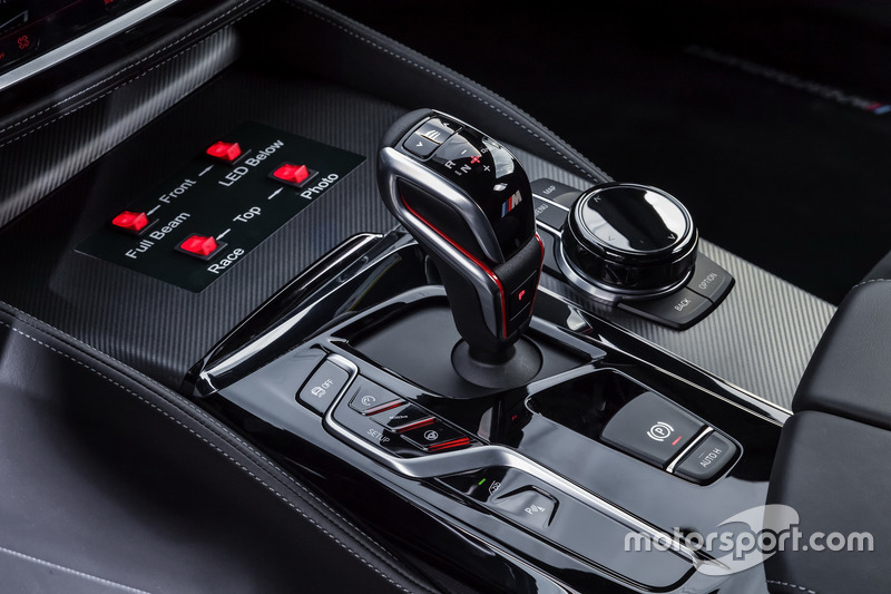 Автомобіль безпеки BMW M5 MotoGP