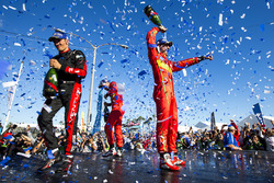 Podio: il vincitore Lucas di Grassi, ABT Schaeffler Audi Sport, secondo place Stéphane Sarrazin, Ven