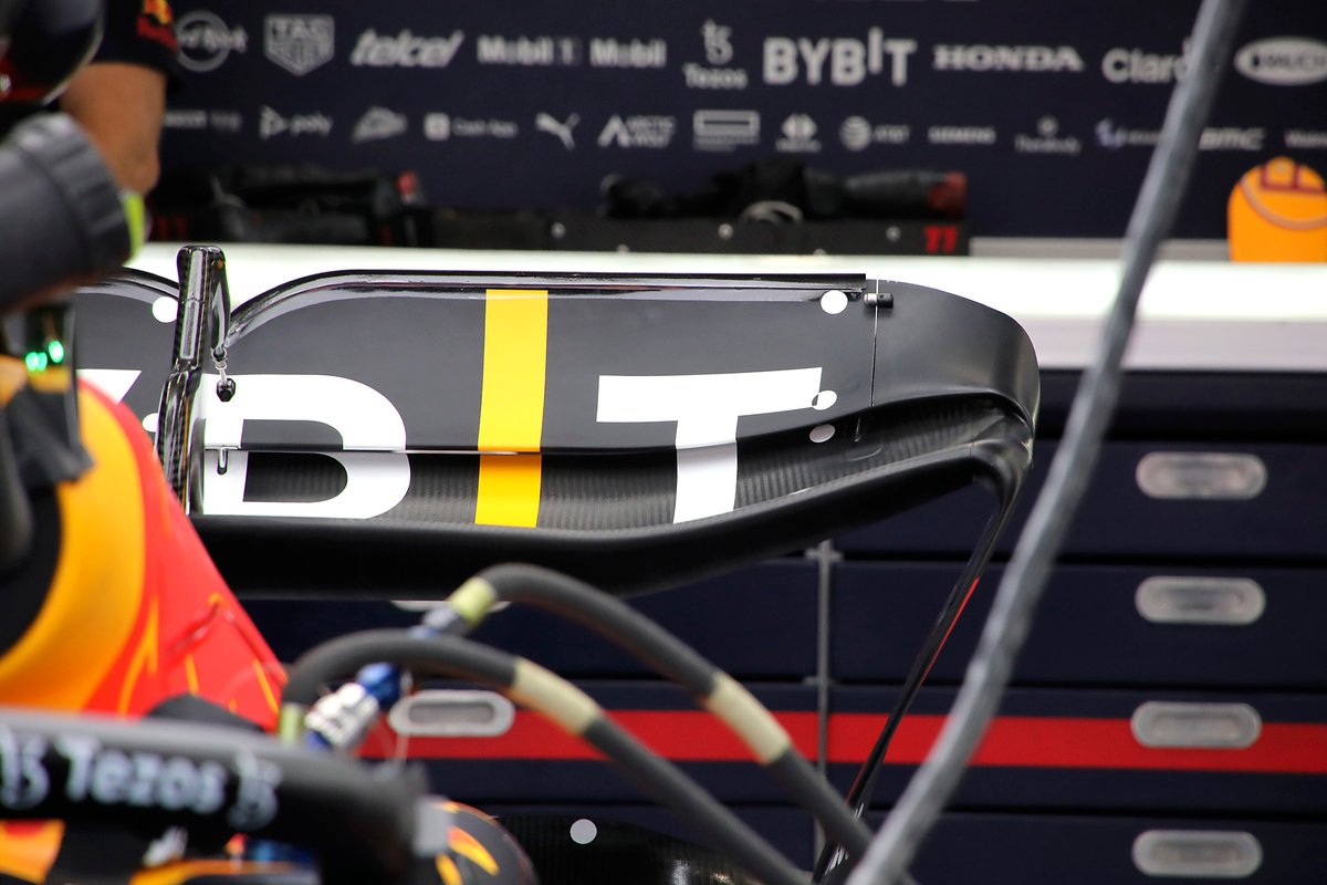 Detalle del alerón trasero del Red Bull Racing RB18
