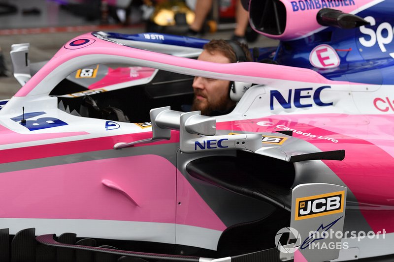 La bocca dei radiatori della Racing Point RP19 è simile a quella Ferrari, ma è sensibilmente più grande