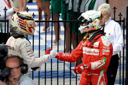 Sebastian Vettel, Ferrari und Lewis Hamilton, Mercedes AMG F1 Team