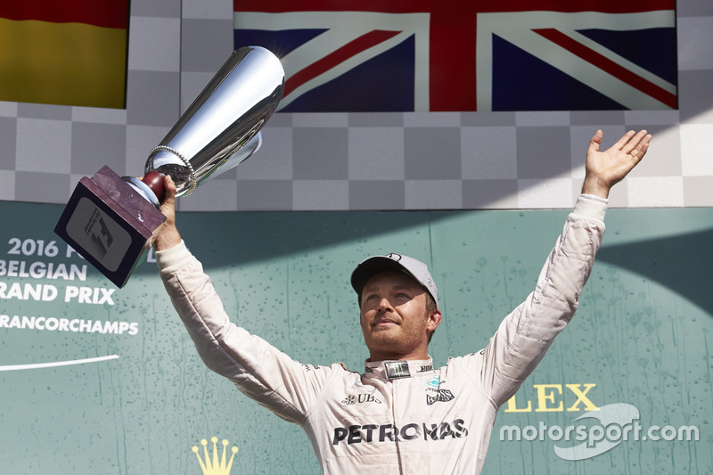 Podium: Race winner Nico Rosberg, Mercedes AMG F1