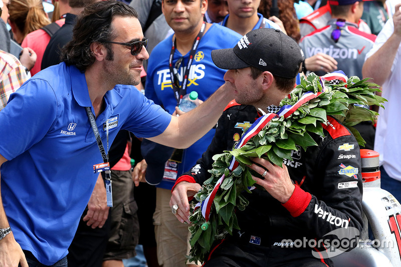 Победитель Уилл Пауэр, Team Penske Chevrolet, Дарио Франкитти