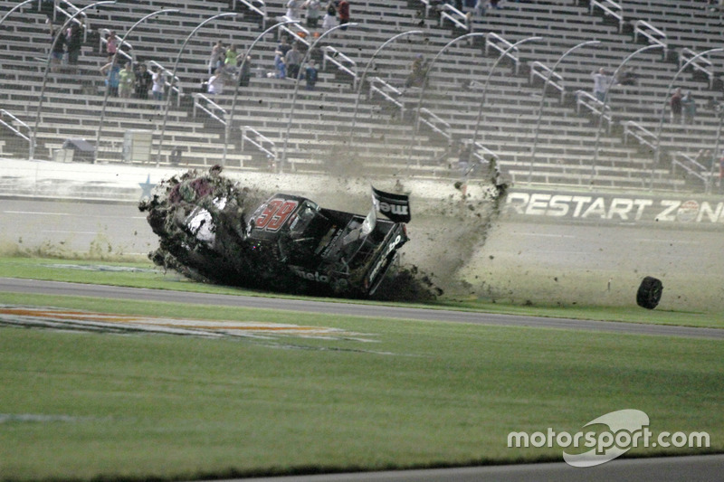 Unfall von Timothy Peters, MDM Motorsports Chevrolet
