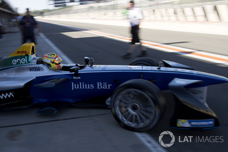 Bagaimana kesan pertama Anda tentang mobil FE jika dibandingkan dengan F1?