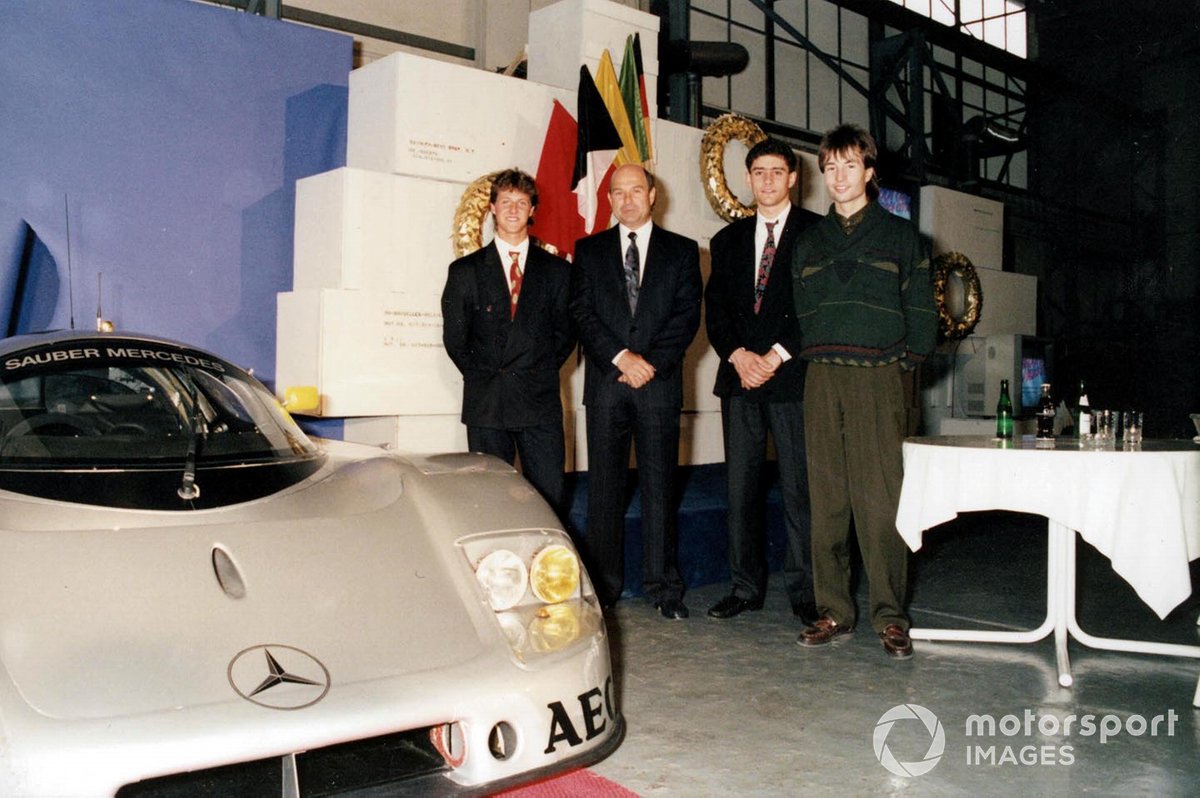 Презентация пилотов Sauber, 1990 год: Михаэль Шумахер, глава команды Петер Заубер, Карл Вендлингер, Хайнц-Харальд Френцен
