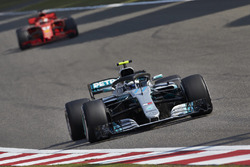 Валттері Боттас, Mercedes AMG F1 W09, Себастьян Феттель, Ferrari SF71H