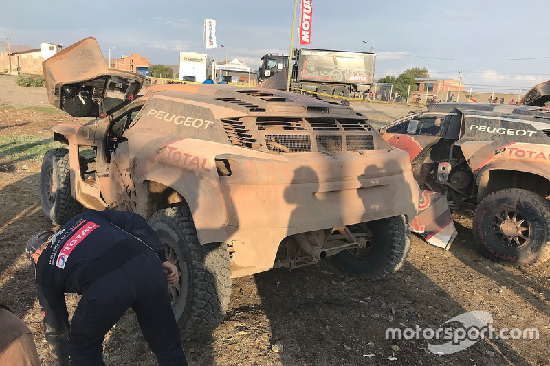 #300 Peugeot Sport Peugeot 3008 DKR: Стефан Петрансель, Жан-Поль Коттре