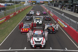 Starfeldpräsentation auf der Start-Ziel-Geraden von Bathurst