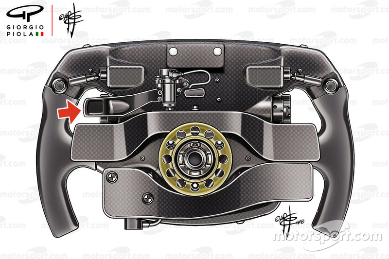 Детали руля Ferrari SF71H Себастьяна Феттеля, 2018 год