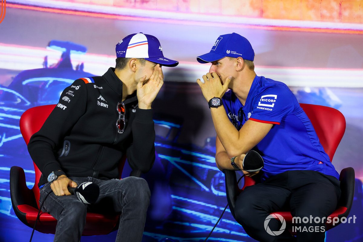 Esteban Ocon, Alpine F1 Team Mick Schumacher, Haas F1 Team