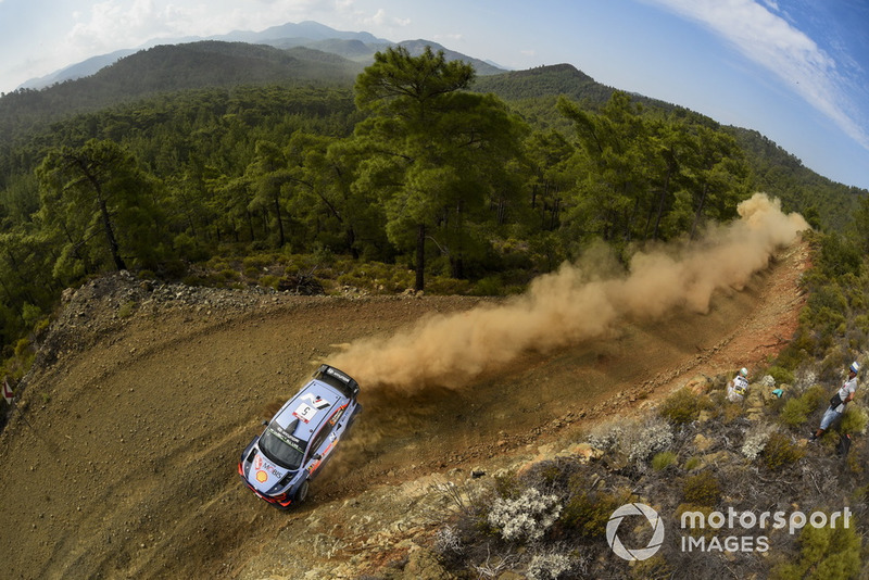 Тьєррі Ньовілль, Ніколя Жильсуль, Hyundai Motorsport Hyundai i20 Coupe WRC