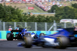 Marcus Ericsson, Sauber C36 y Pascal Wehrlein, Sauber C36