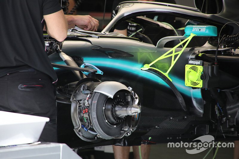 Les freins avant de la Mercedes AMG F1