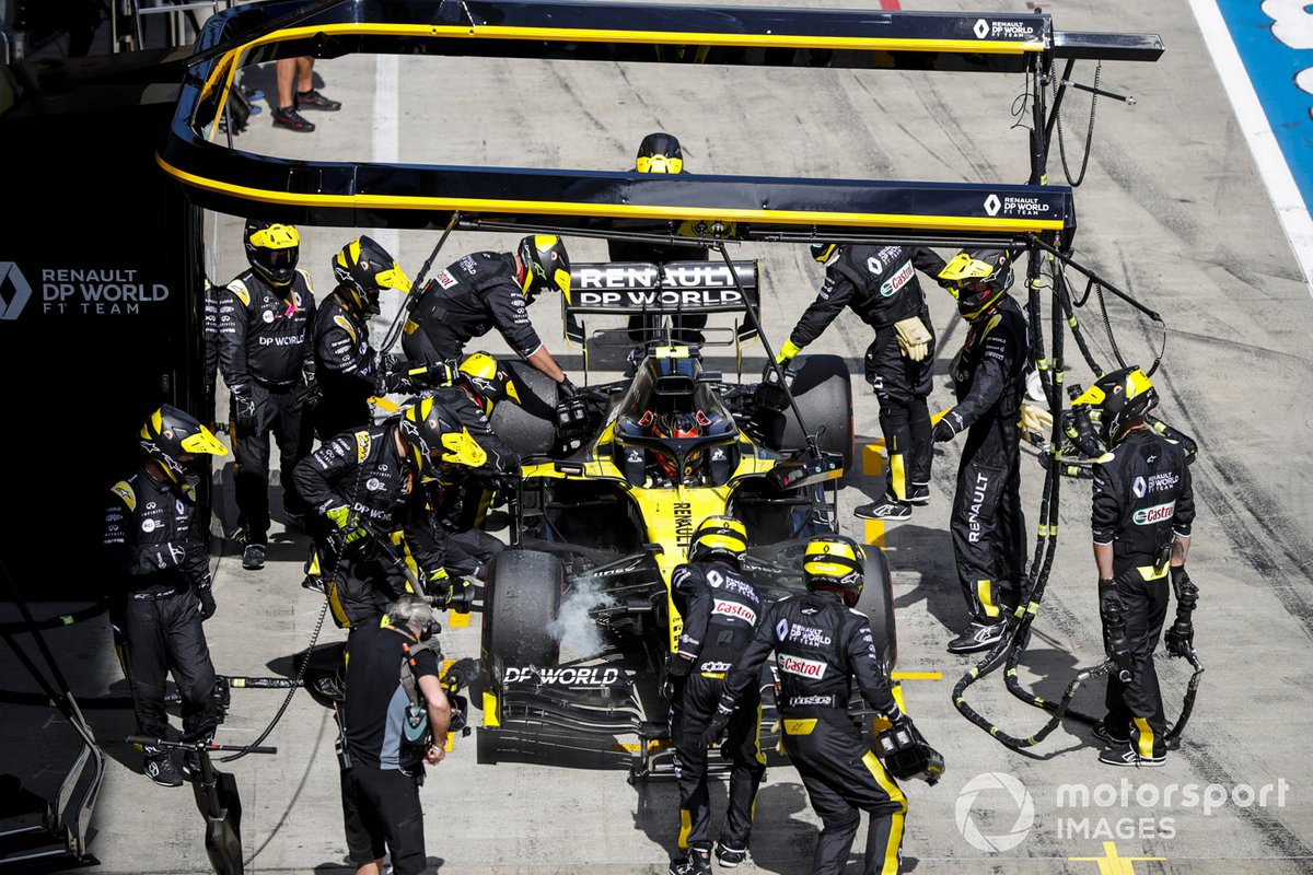 Esteban Ocon, Renault F1 Team R.S.20 retires from the race