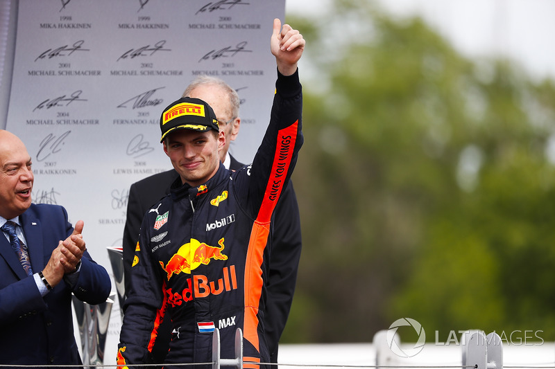 Max Verstappen, Red Bull Racing ,tercero, llega al podio