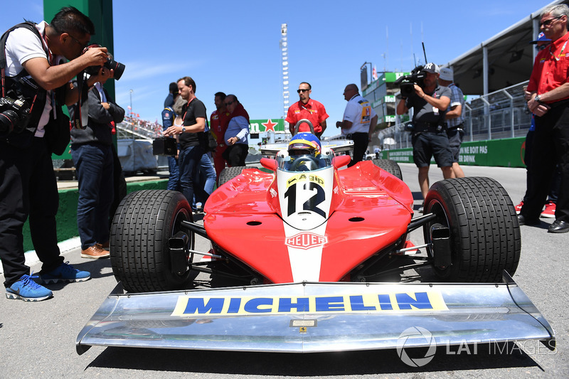 Jacques Villeneuve, guida la Ferrari 312T3 1978 del padre, vincitrice in Canada