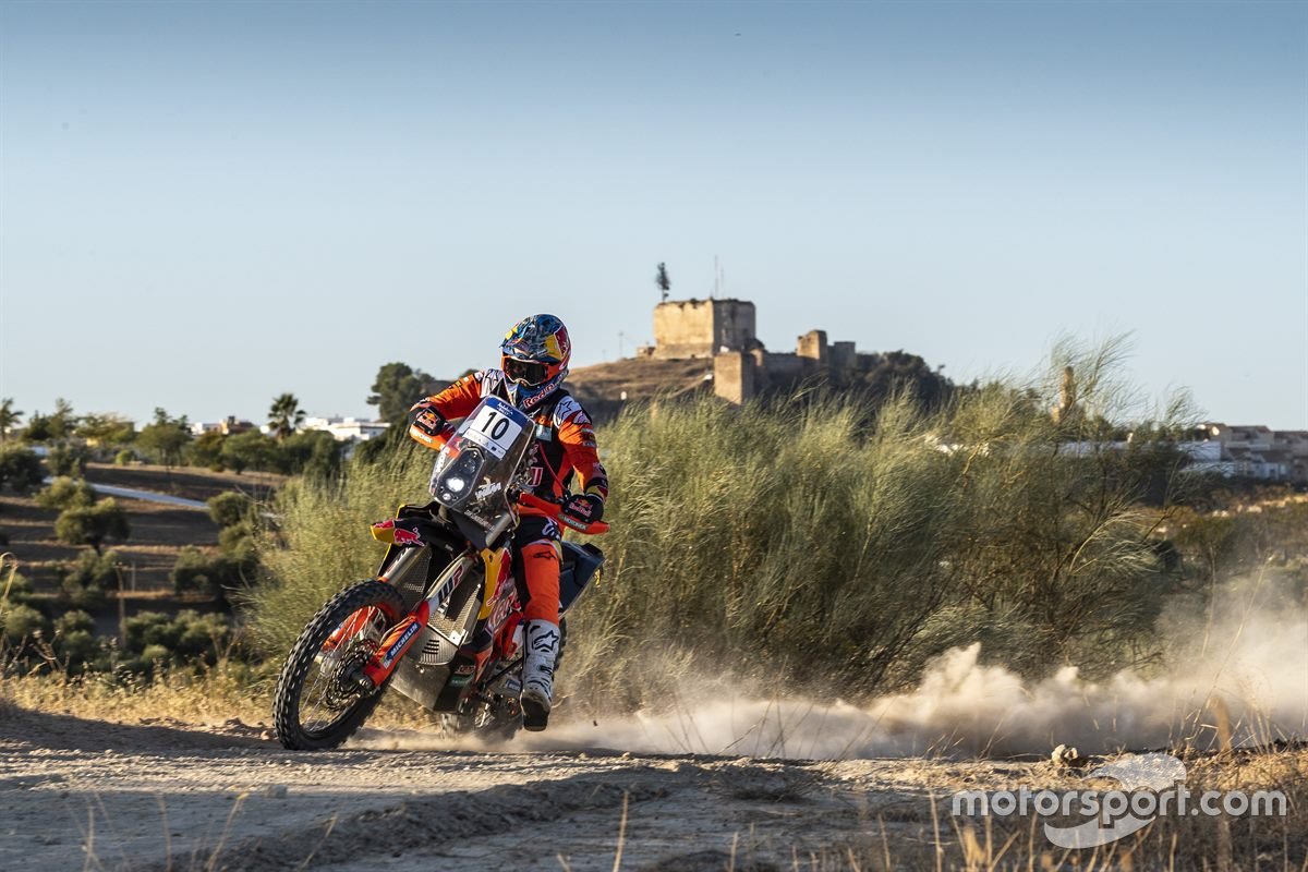 Sam Sunderland, pereli Red Bull KTM Factory Racing, saat turun di etape 1 Andalucia Rally 2020, awal Oktober lalu.